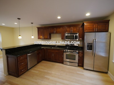 Fort Hill Apartment for rent 4 Bedrooms 2 Baths Boston - $4,000