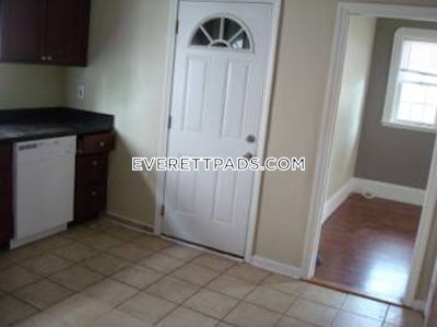 Everett 2 Beds 1 Bath - $2,700 No Fee