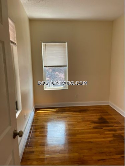 Mission Hill Great 2 bed 1 bath with laundry on site!! Boston - $2,995