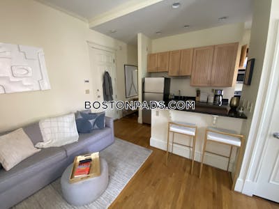 Downtown Beautiful 1 Bed Apartment on Commonwealth Ave. in Back Bay!!!! Boston - $3,600