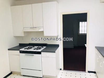 Allston Spacious 2 Bed 1 bath apartment available on Higgins Street in Allston!!  Boston - $3,000