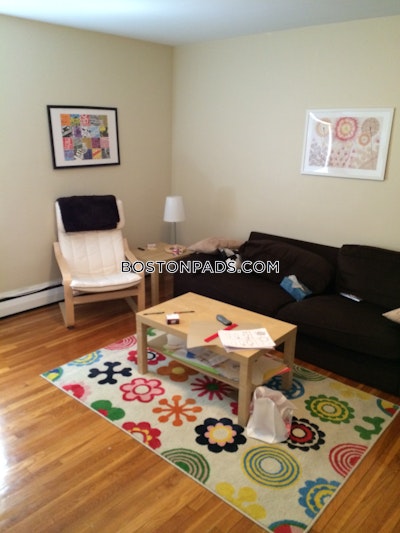 Brighton Renovated 2 bed 1 bath available 9/1 on Chiswick Rd in Brighton! Boston - $2,720