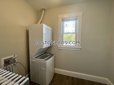 Dorchester Renovated 3 bed 1 bath available 9/1 on Callender St in Dorchester! Boston - $2,870