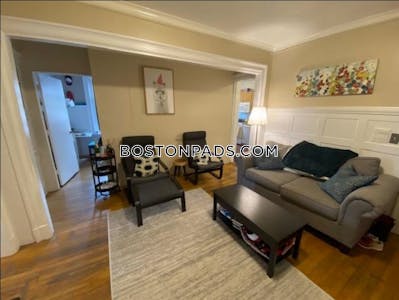 Fenway/kenmore Renovated 3 bed 1 bath available NOW on Park Dr in Boston!  Boston - $5,019