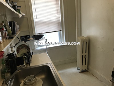Mission Hill Spacious 2 bed 1 bath available Now on Worthington St. Mission Hill! Boston - $3,175