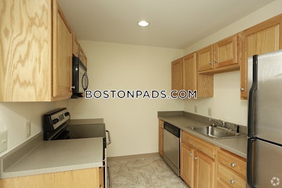 Danvers Apartment for rent 3 Bedrooms 2 Baths - $2,905