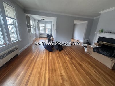Newton Apartment for rent 3 Bedrooms 1 Bath  Chestnut Hill - $4,100