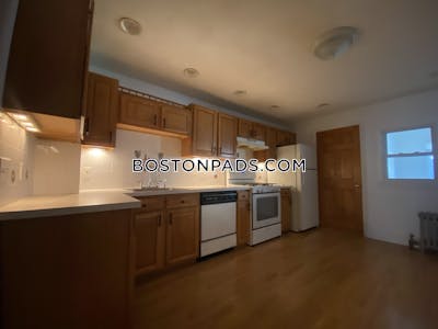East Boston Spacious 2 Bed 1 bath available NOW on Chelsea in East Boston!!  Boston - $2,800