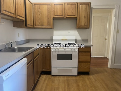 Brookline Apartment for rent 2 Bedrooms 1 Bath  Beaconsfield - $3,425 50% Fee
